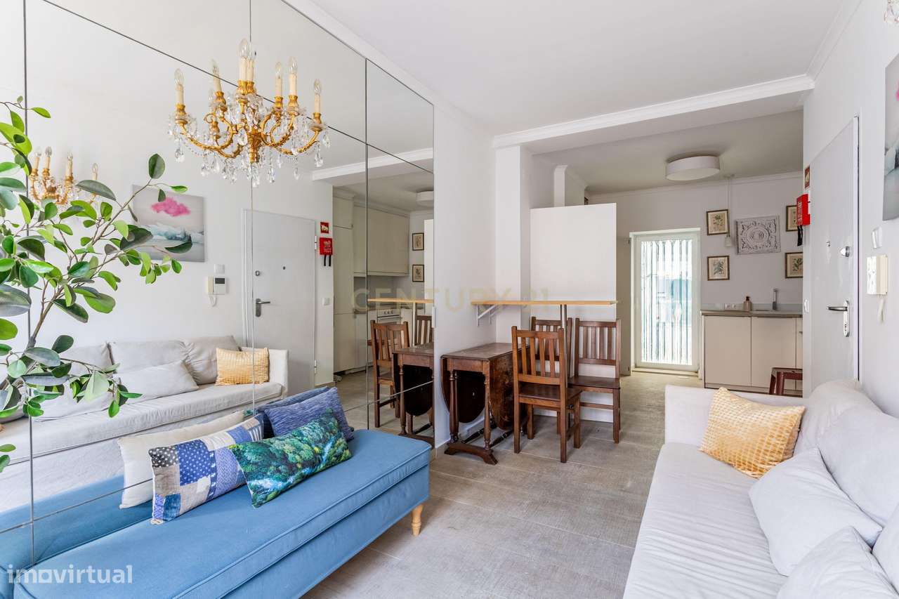 Apartamento T2 remodelado -  Campo Mártires da Pátria - Grande imagem: 2/18