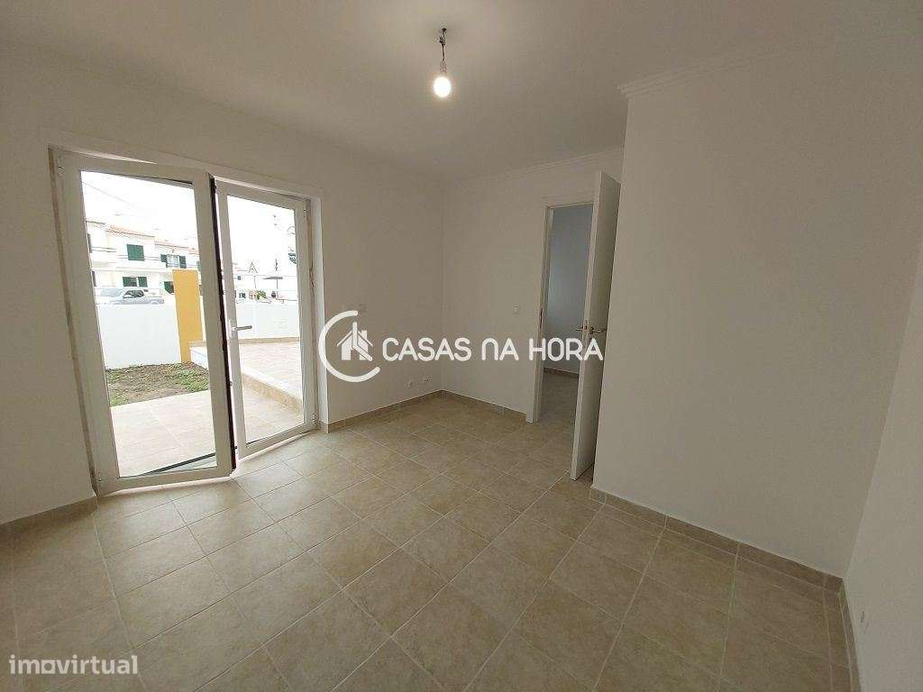 EXCELENTE MORADIA V3 + 1  3 Pisos  REMODELADA  Próximo ao Centro da...-28