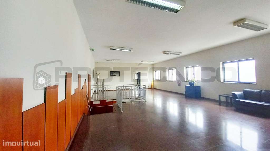 Armazém Inustrial – ZI Oiã-13