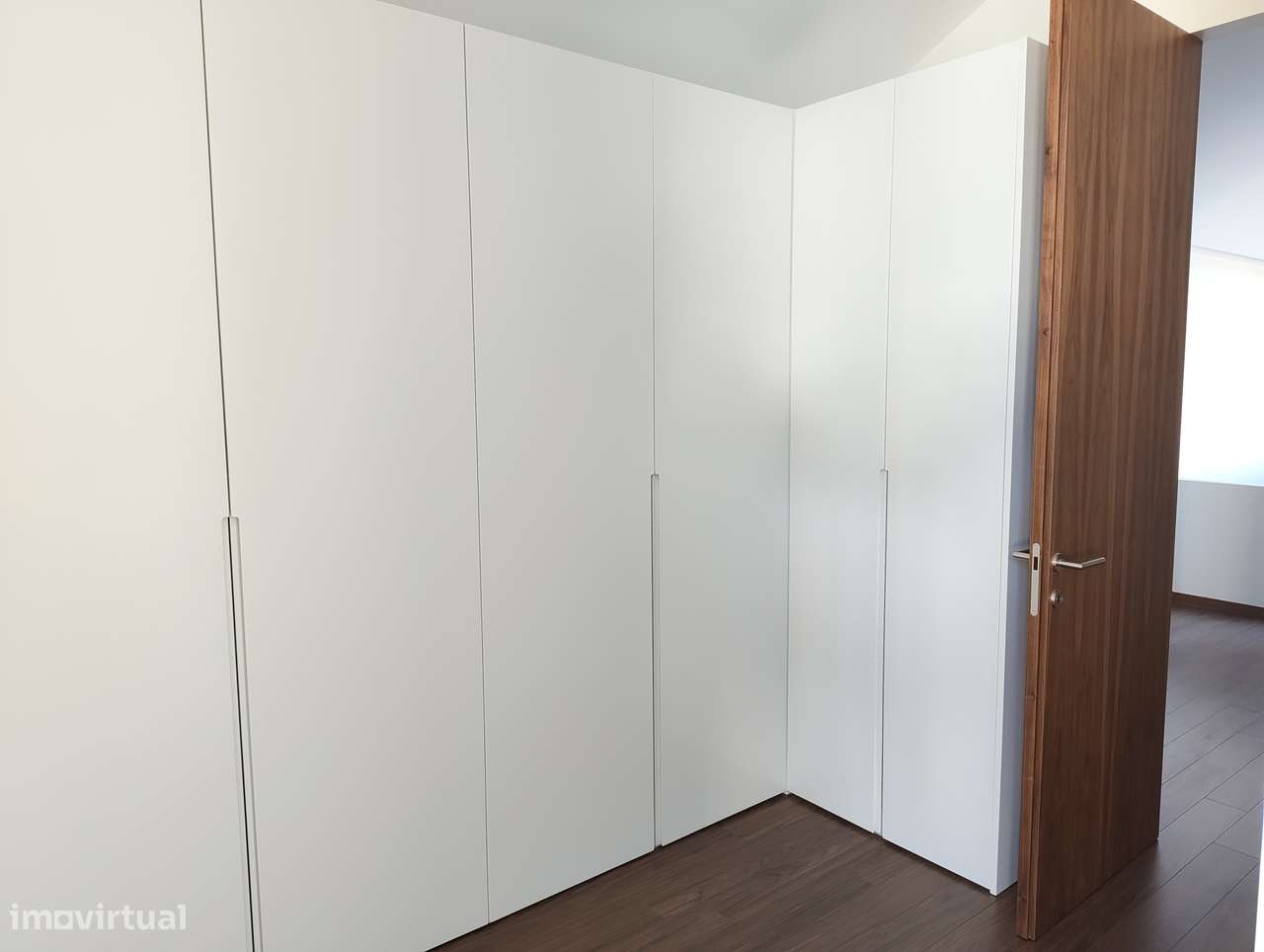 Moradia T5 com piscina e jardim em Canidelo-28