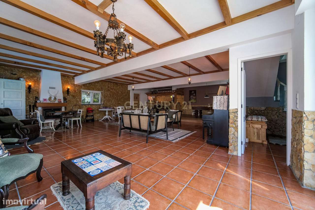 Moradia T5 renovada com piscina, perto da Ericeira.-38