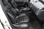 Porsche Cayenne Turbo V8 4.8L Aut. - 13