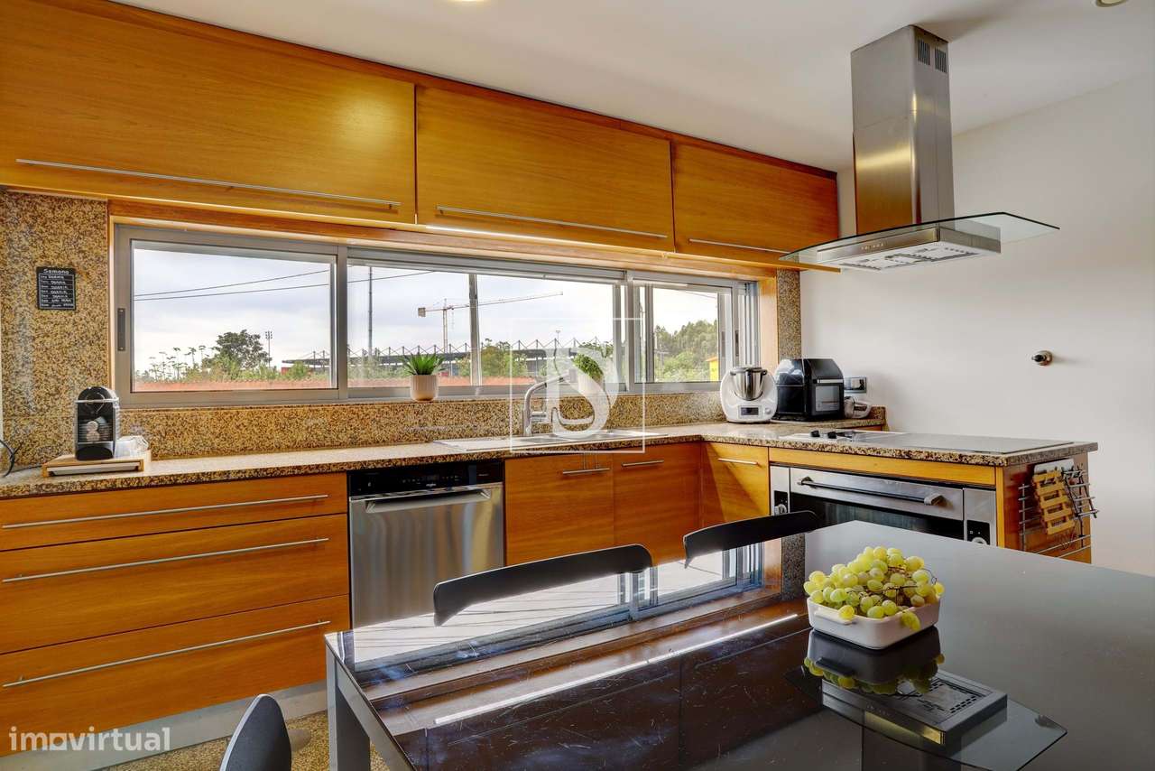 Moradia T3 com espaço exterior e garagem - Nogueira - Maia-13