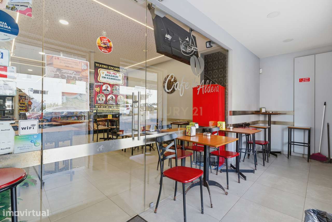 Prédio Comércio  (atualmente em uso na restauração - Café Snackbar)-9