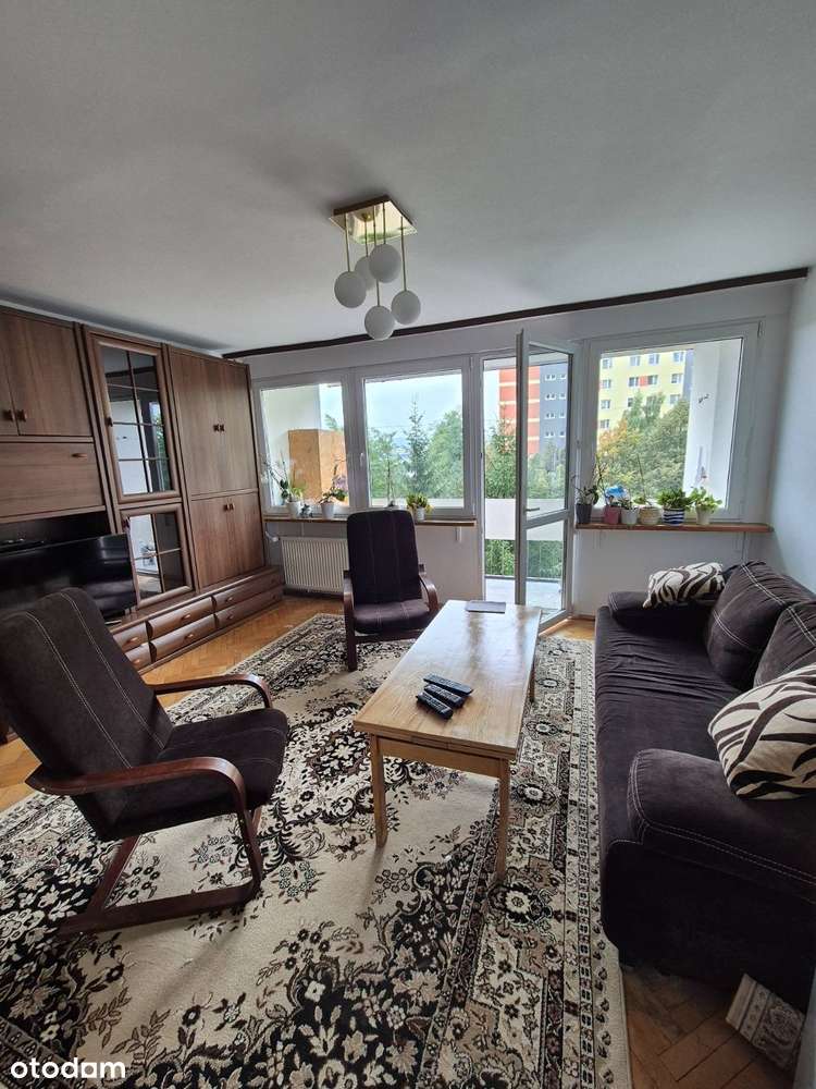 Wynajmę przestronne 3 pokojowe mieszkanie - Pełny obrazek: 1/13