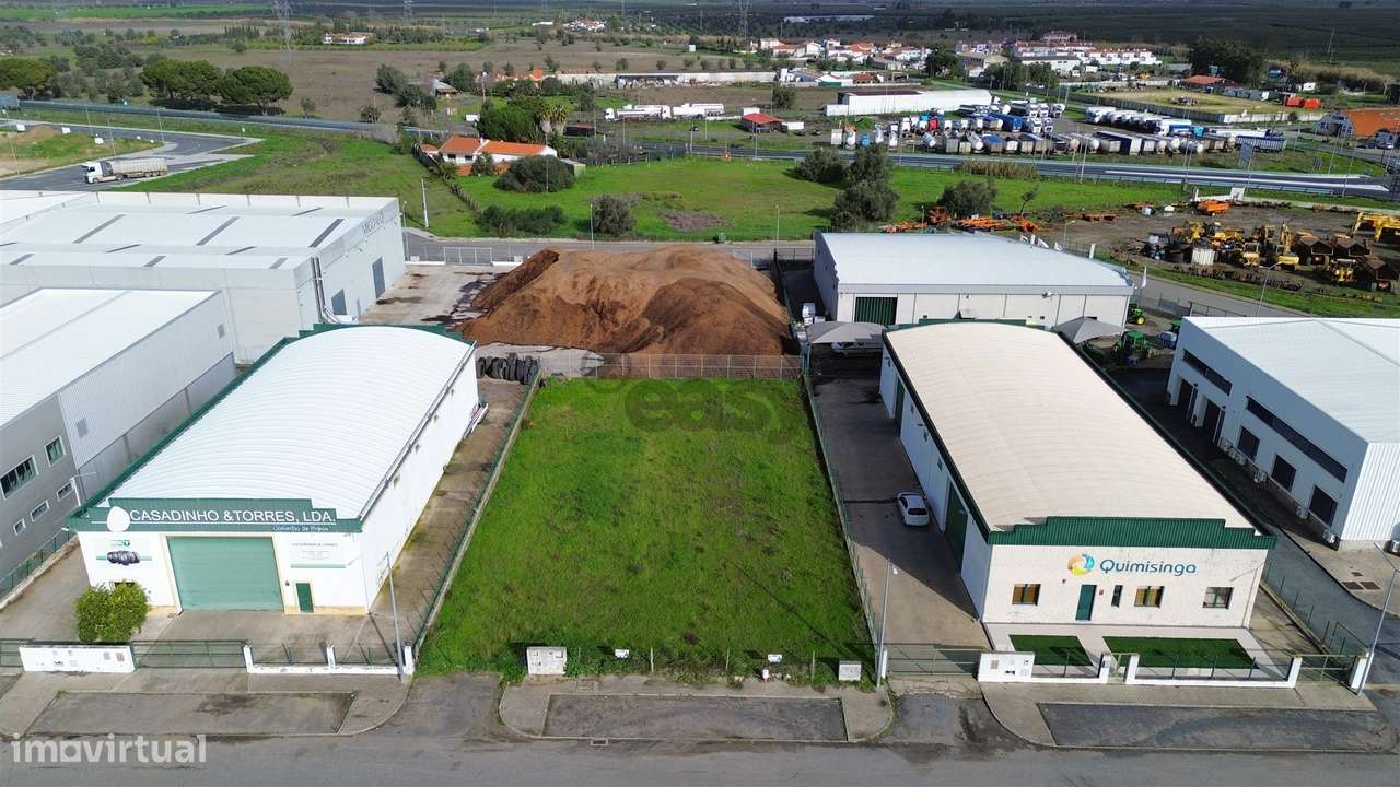 Terreno urbano com 1115 m2 situado no Parque de Empresas em Ferreira d - Grande imagem: 2/24