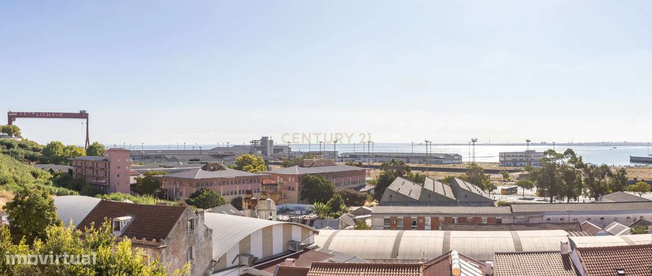 Apartamento T3 em Almada com Excelente Localização-32