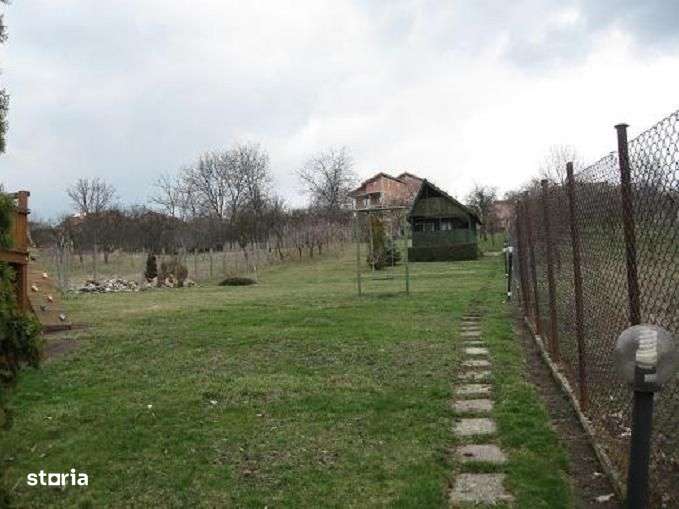 Vânzare casă cu teren 3320 mp, în Dambul Rotund-3