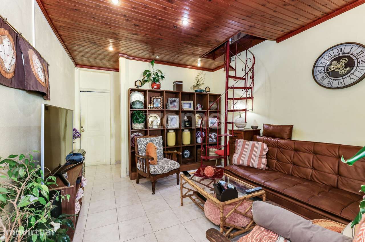 Apartamento T3+2 com sótão aproveitado, junto ao Metro de Arroios - Grande imagem: 4/16