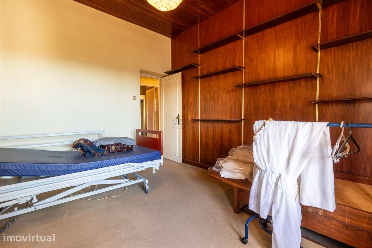 Moradia Estoril Cascais Vista Mar para renovar T6-33