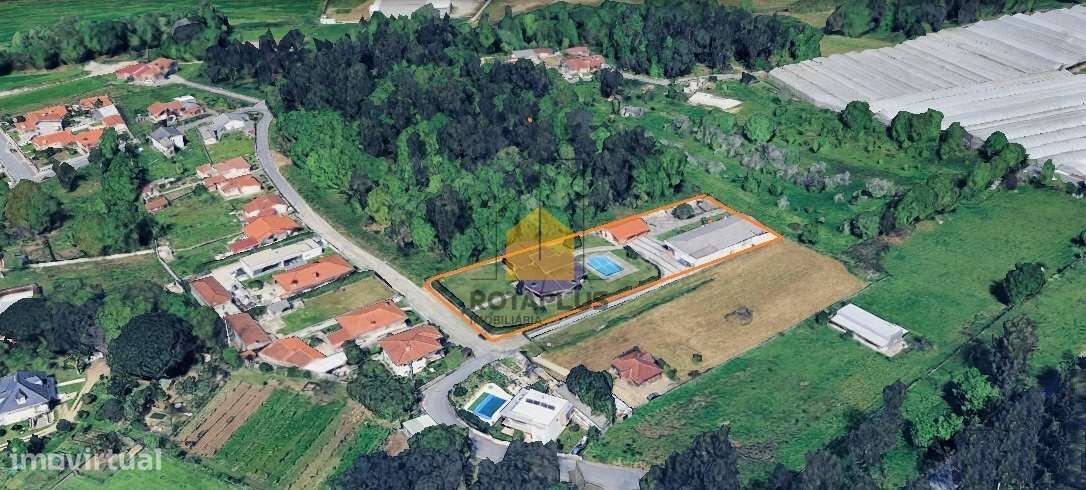 Moradia T5 com Piscina em V. N. Famalicão-5