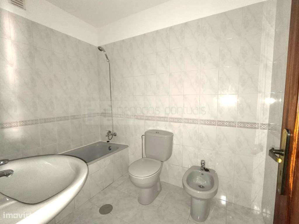 Apartamento T3 - próximo ao Braga Parque, com lugar de garagem-23