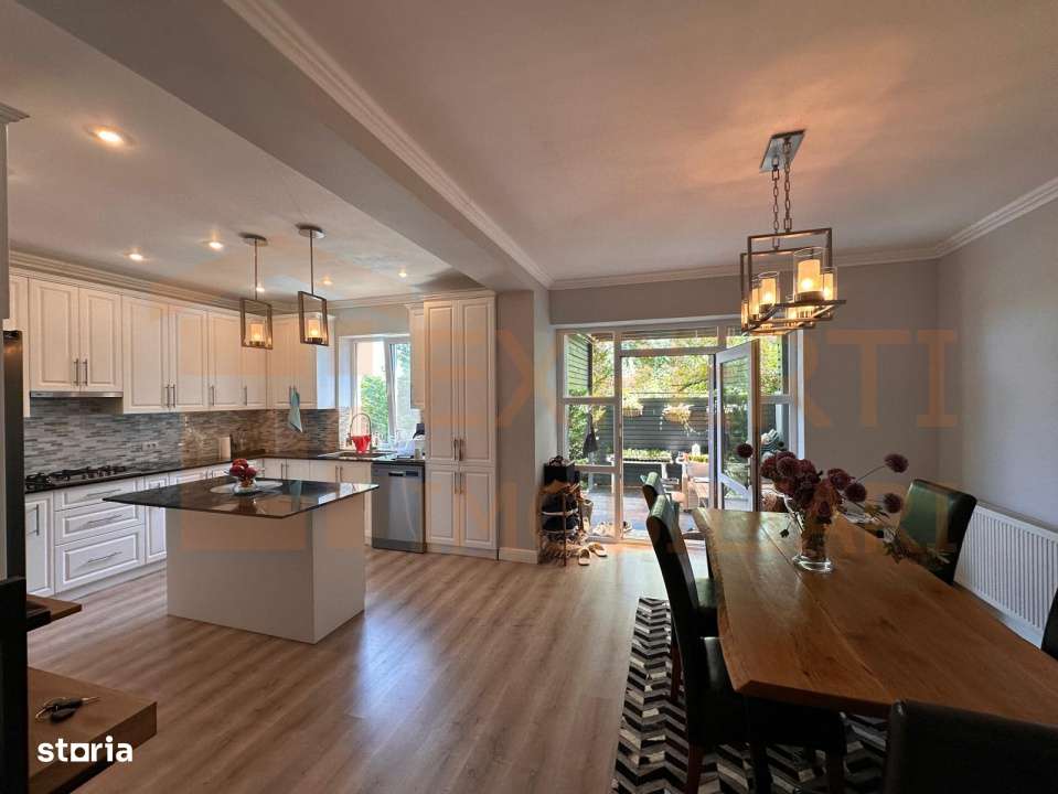 Casa de vanzare in Mamaia Sat, P+1 cu pod, 250 mp teren-1