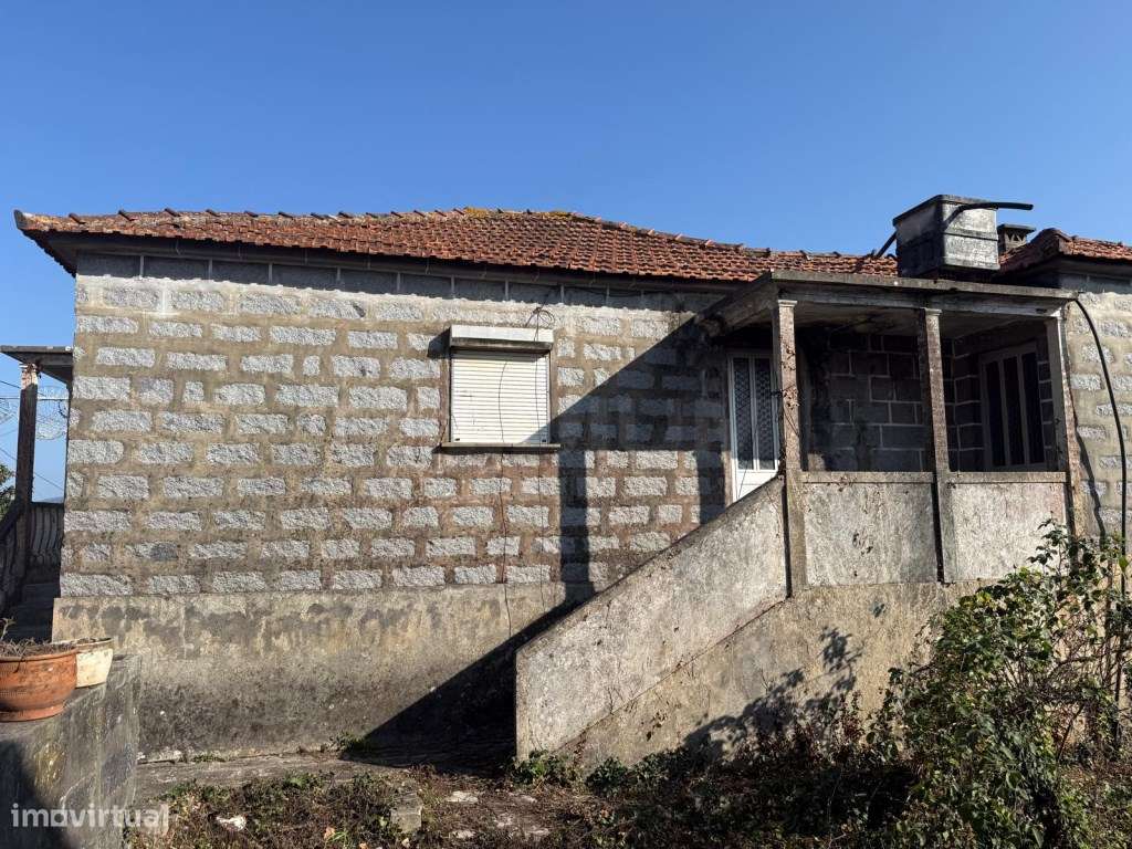 Moradia para recuperar em Cabeçudos - Grande imagem: 5/22