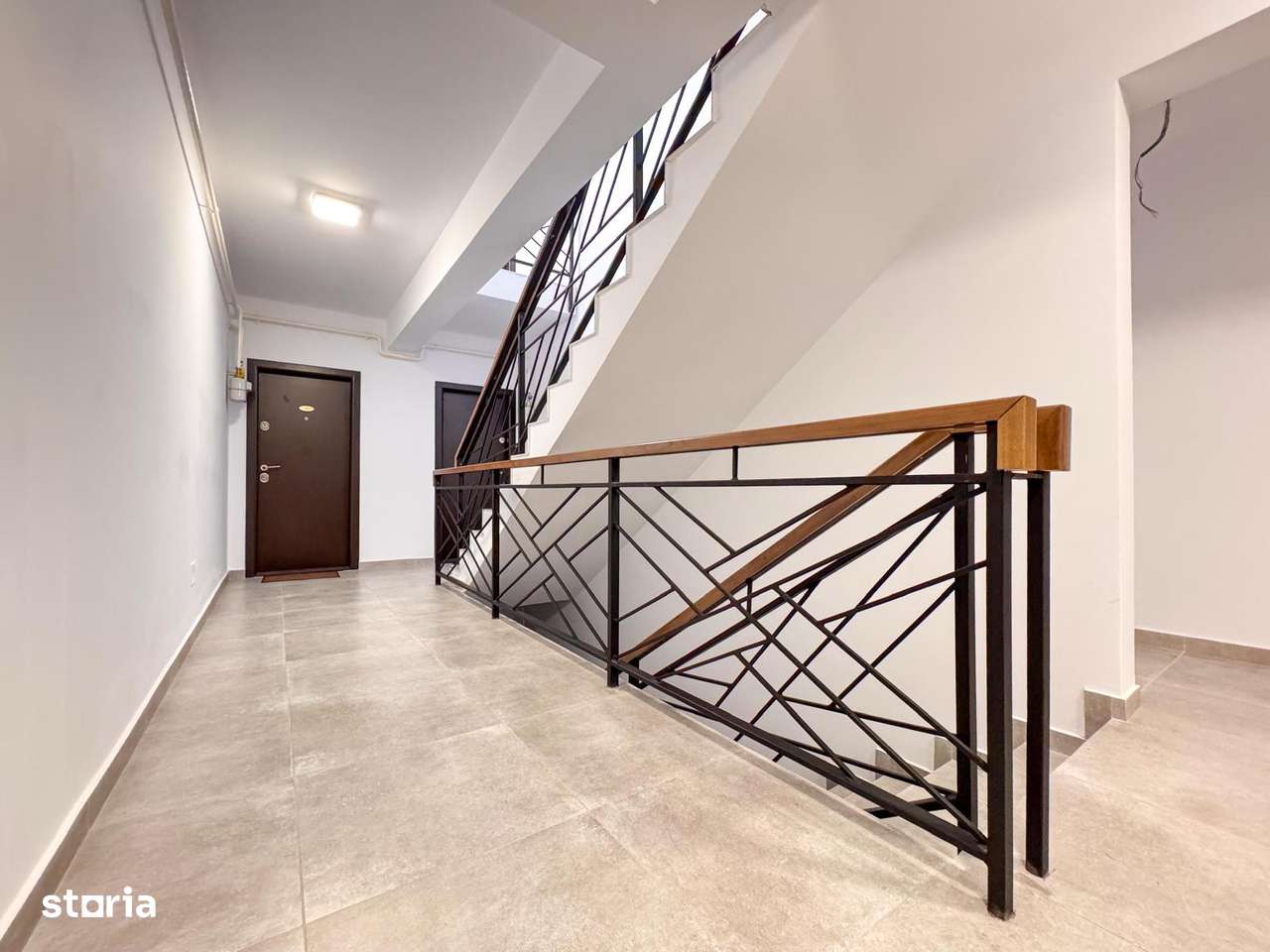 Mega cartier mixt de case si apartamente Roca Residence-18