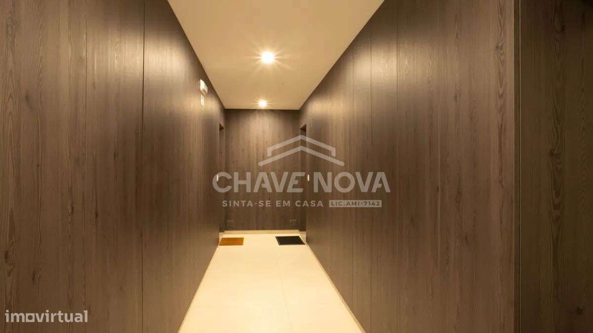 PS - Apartamento T2 em Rés do Chão elevado situado na Madalena. - Grande imagem: 5/34