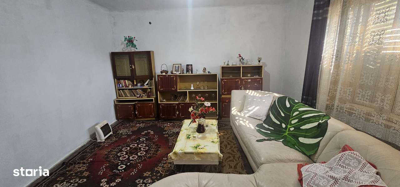 Casă cu 4 camere, teren mare și utilități-11