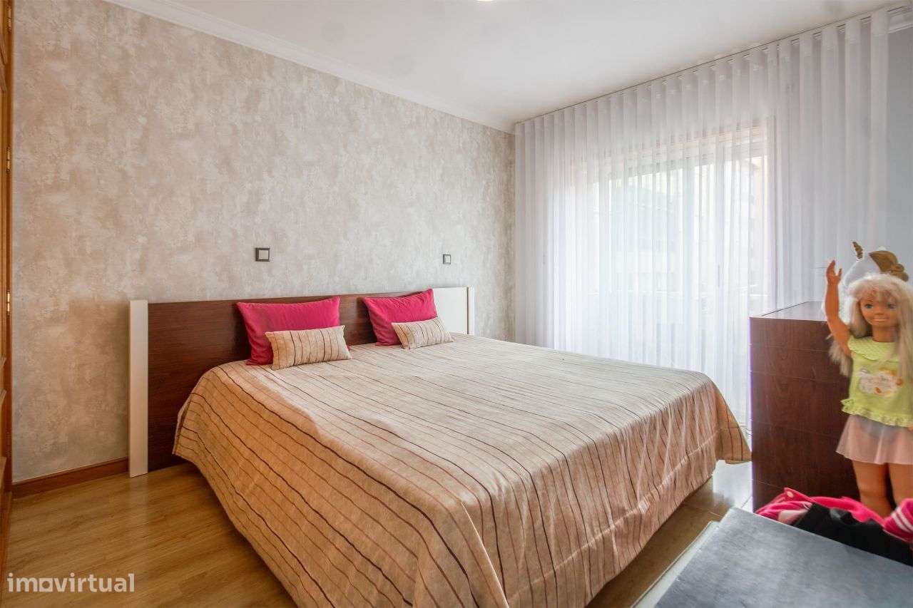 Apartamento T3 no Castêlo da Maia (ISMAI)-13