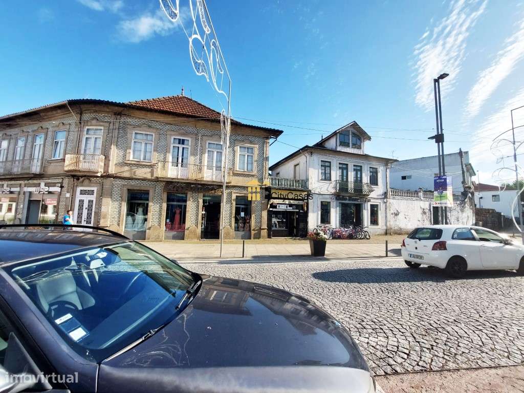 Conjunto de Prédios com PIP | Centro de Paredes - Grande imagem: 3/28