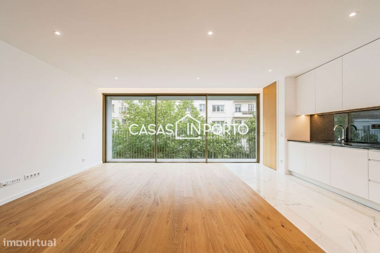 T2 de Luxo com Vista Panorâmica onde o Rio abraça o Mar-0