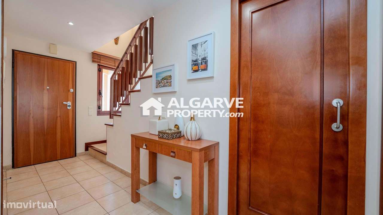 Moradia V4 junto ao Campo de Golfe da Vila Sol, Algarve-8