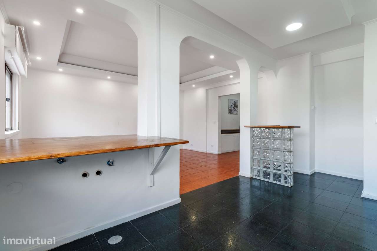 Apartamento T2 c/ Varanda em Agualva, Sintra-14