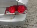 HONDA CIVIC VIII SEDAN LAMPA PRAWA TYŁ TYLNA W BŁOTNIK - 1