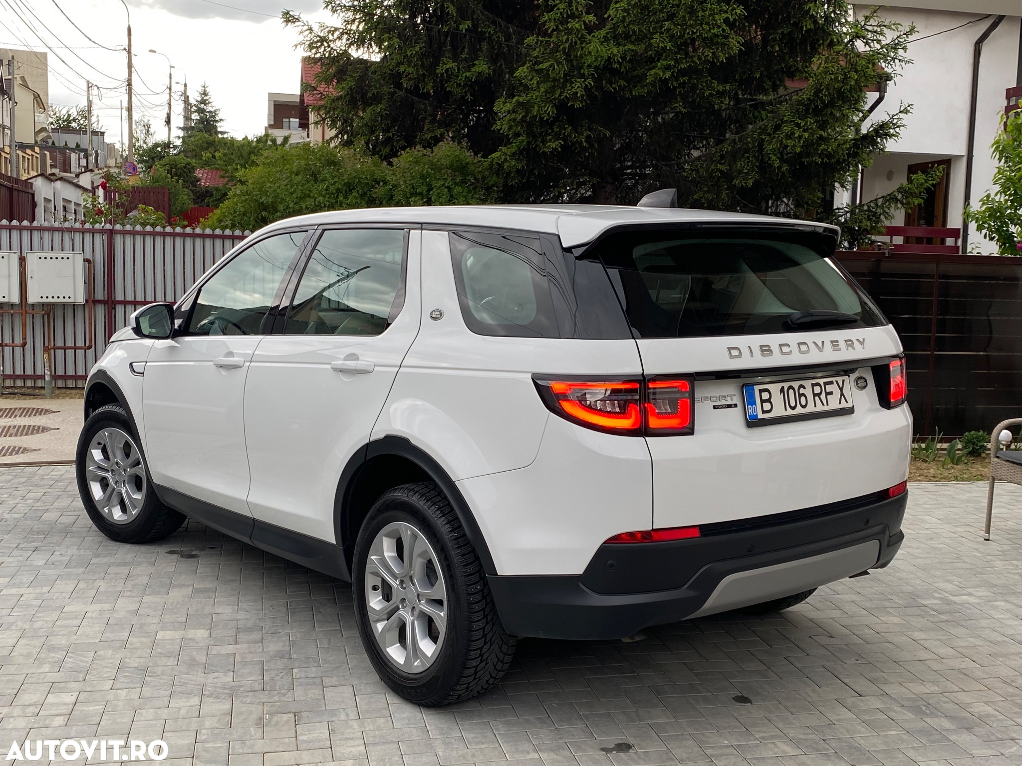 Land Rover Discovery Sport 2.0 P200 MHEV SE - 2