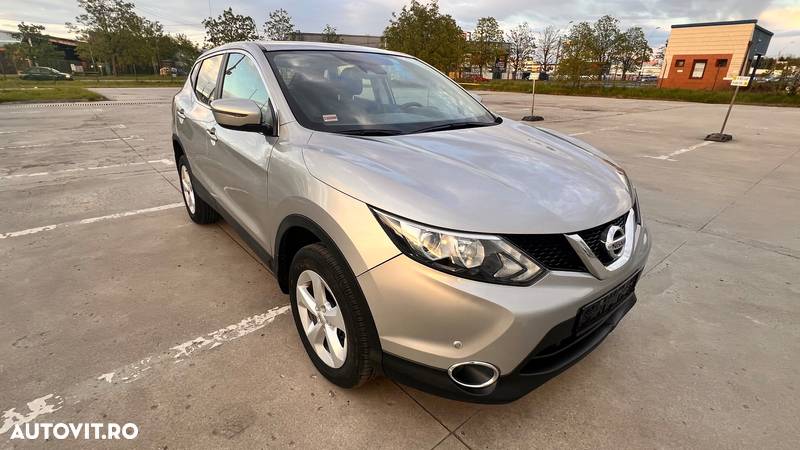 Nissan Qashqai 1.6 dCi DPF 4x4 Start/Stop acenta - 2