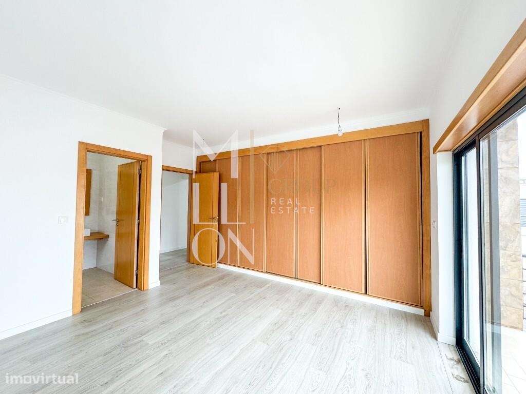 MORADIA T5 RENOVADA | GARAGEM 100 m2 | PRONTA A HABITAR – FEIJÓ-43