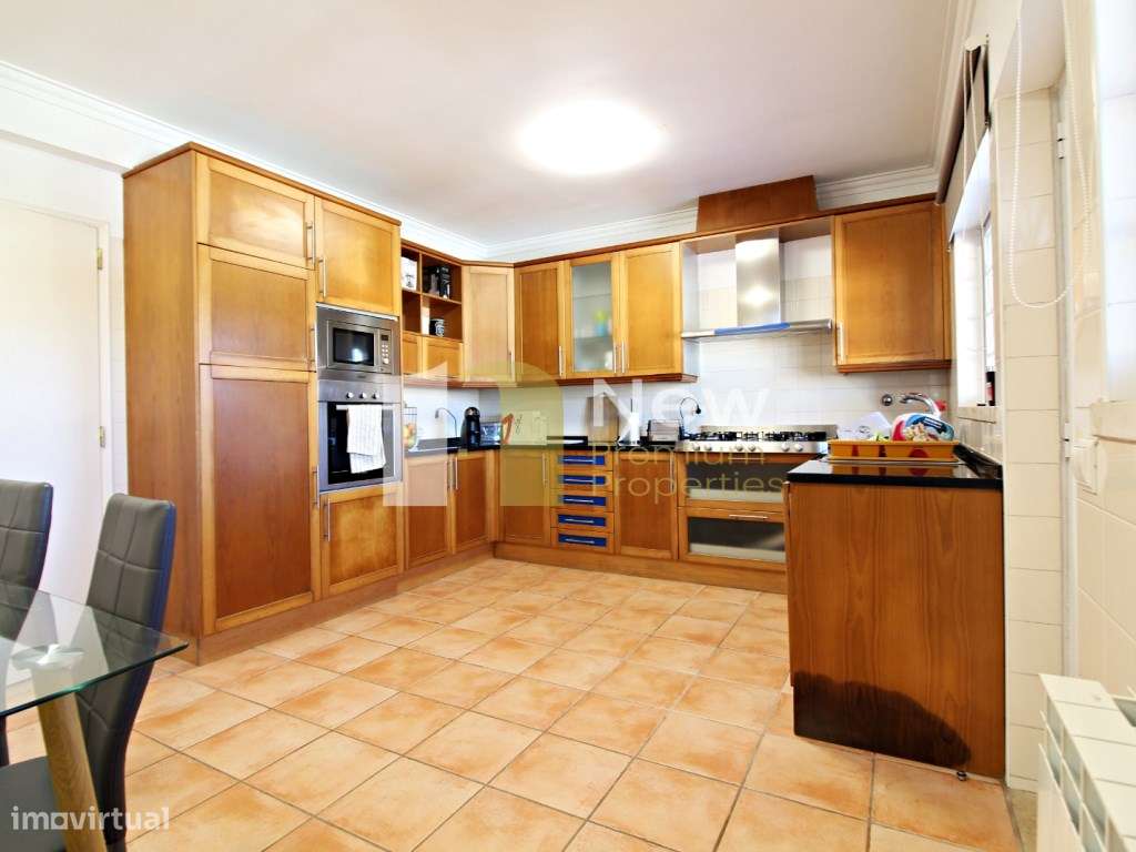 Moradia isolada com 600m2 de terreno com fantástica piscina-13