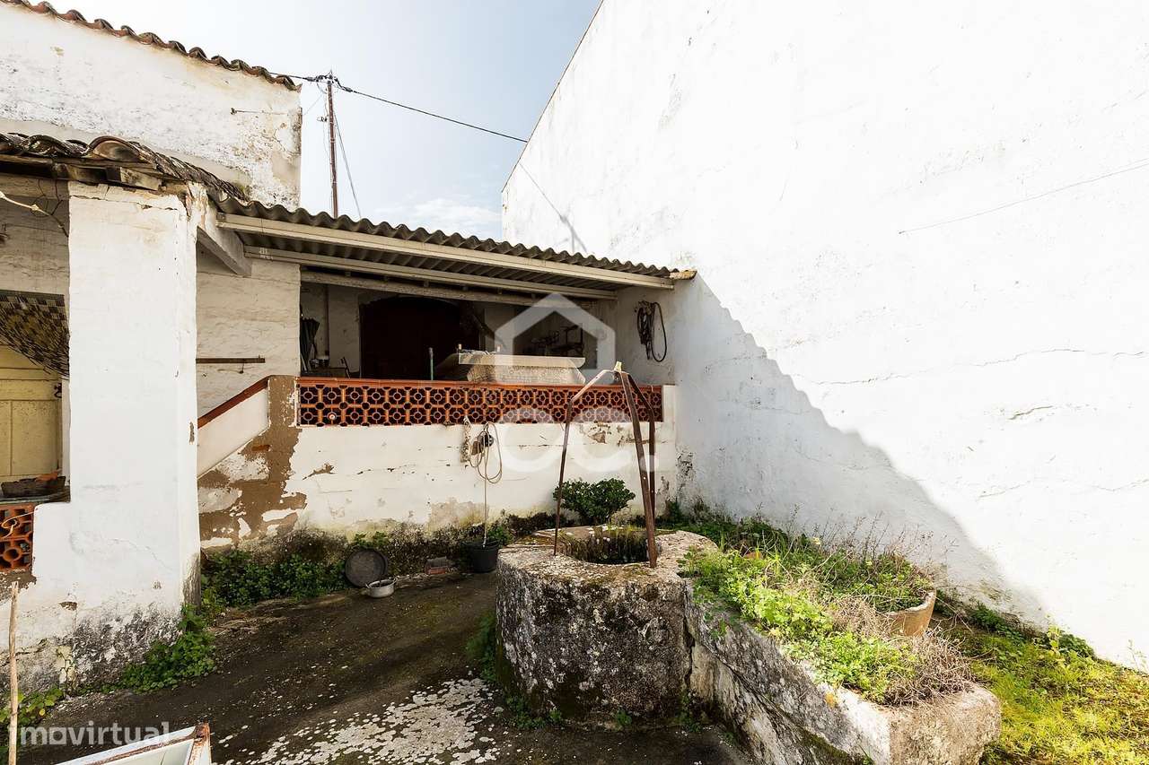 Moradia térrea c/ 311 m² de construção em lote de 1124 m² | Vila de Fr-24