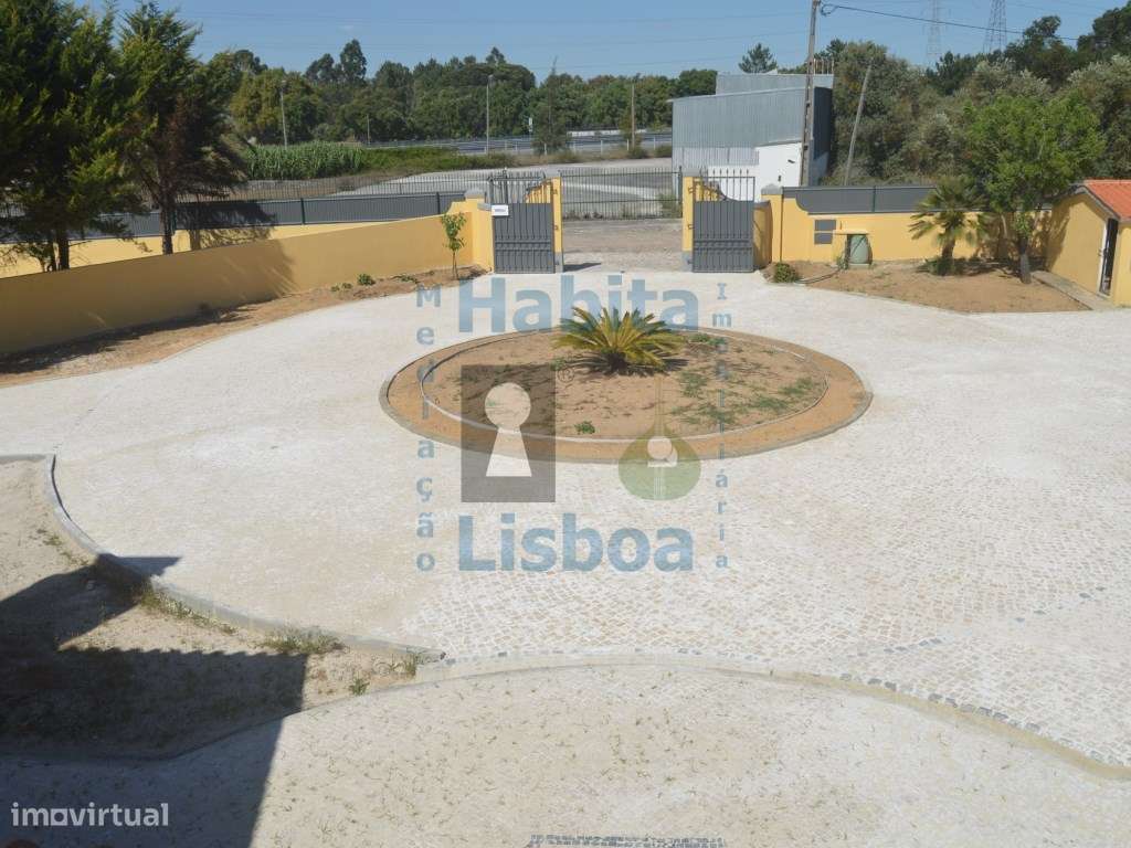 Esplendoroso solar com 14 quartos, 4 salas, 8 casas de banho, e gar... - Grande imagem: 4/9