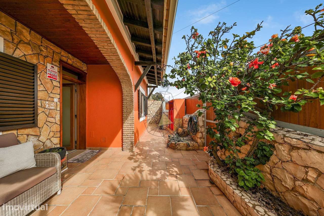 Moradia renovada construída em 2006 , T3+ 1 para aluguer a longo prazo - Grande imagem: 4/60