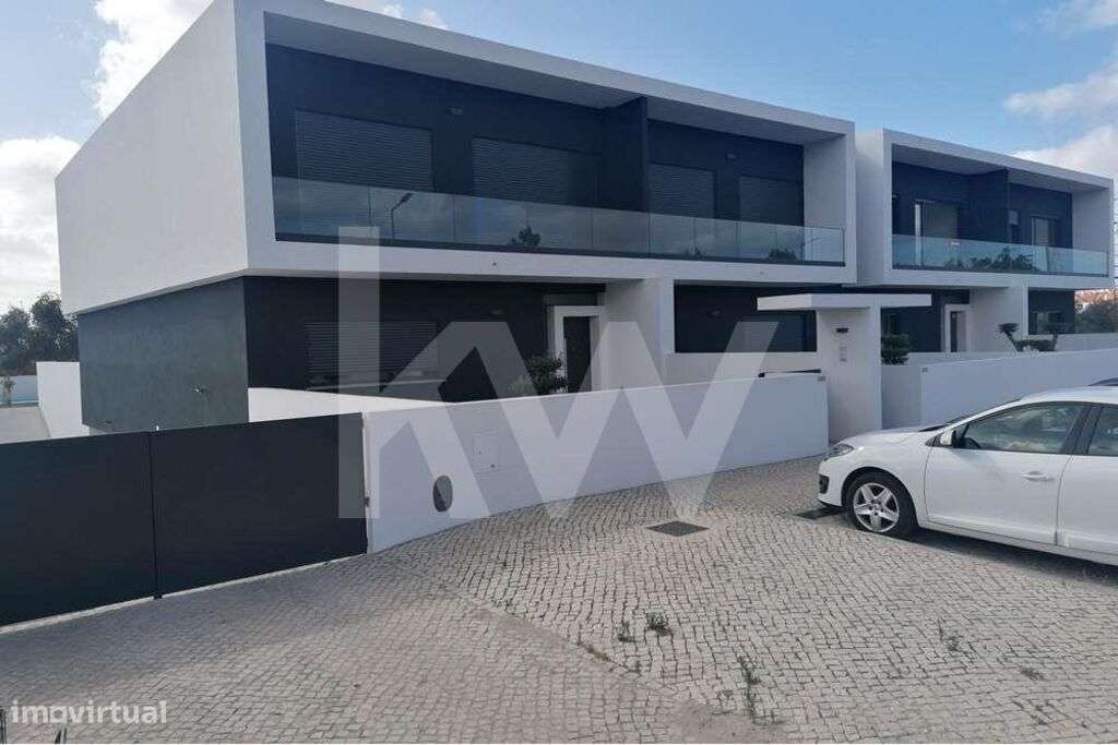 Moradias T4 de Luxo em Condomínio Fechado – Conforto, Exclusividade e - Grande imagem: 4/19