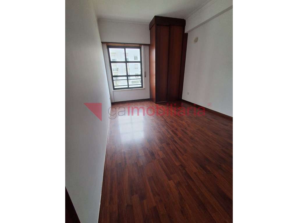 Apartamento T2+2 em Paredes, Alenquer-15