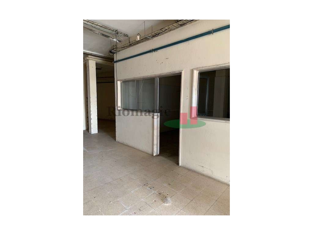 Loja no Centro da Marinha Grande - Grande imagem: 2/7