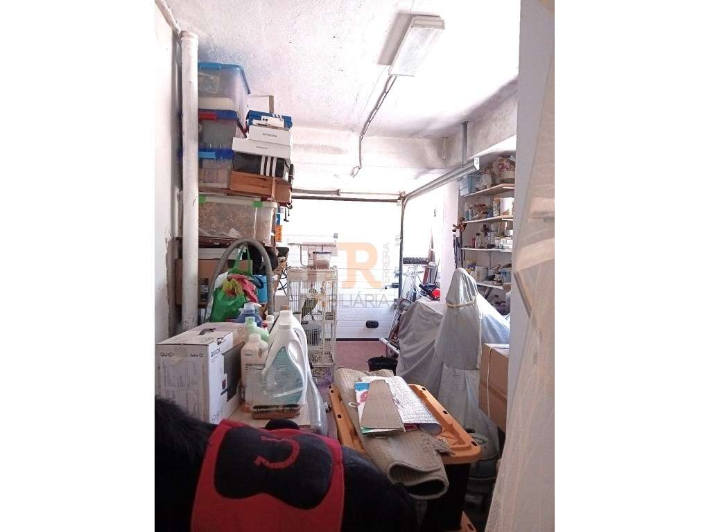 Moradia Isolada Duplex T6 Azeitão-45