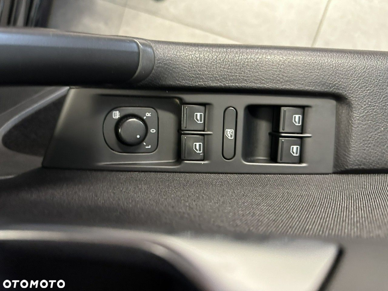 Volkswagen Passat 1.6 TDI Comfortline - 19