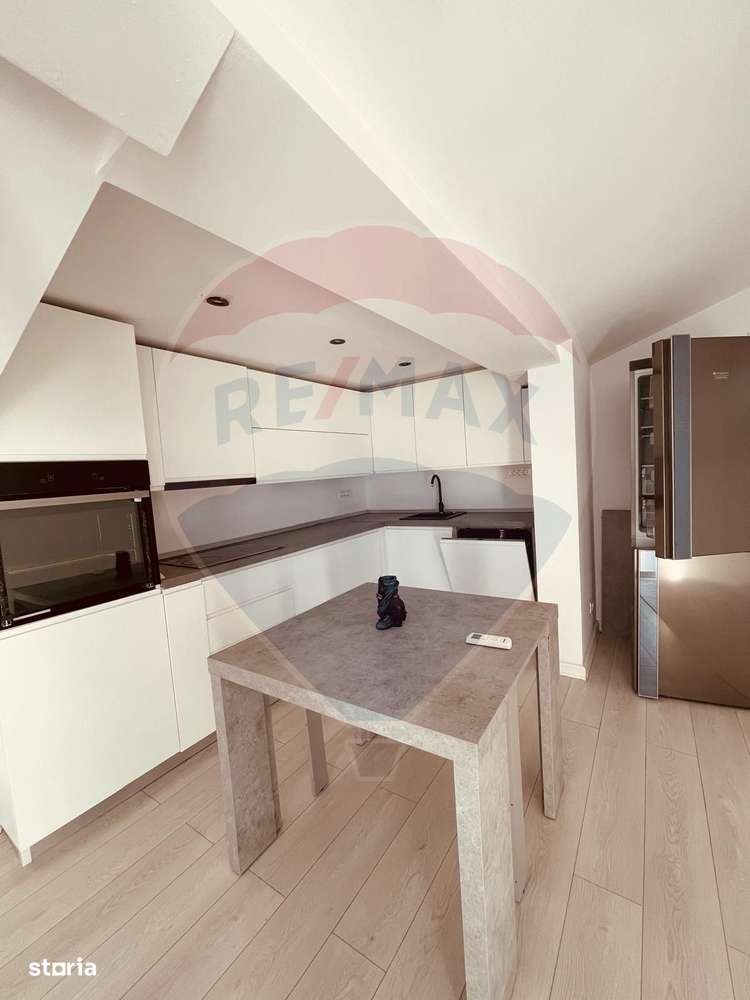 Casă / Vilă cu 4 camere de vânzare în zona Calea Calarasilor - Imagine principală: 4/10