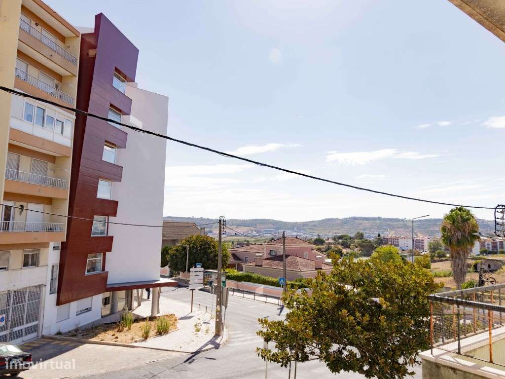 Apartamento T2 Remodelado, junto ao Hospital de Loures. - Grande imagem: 3/17