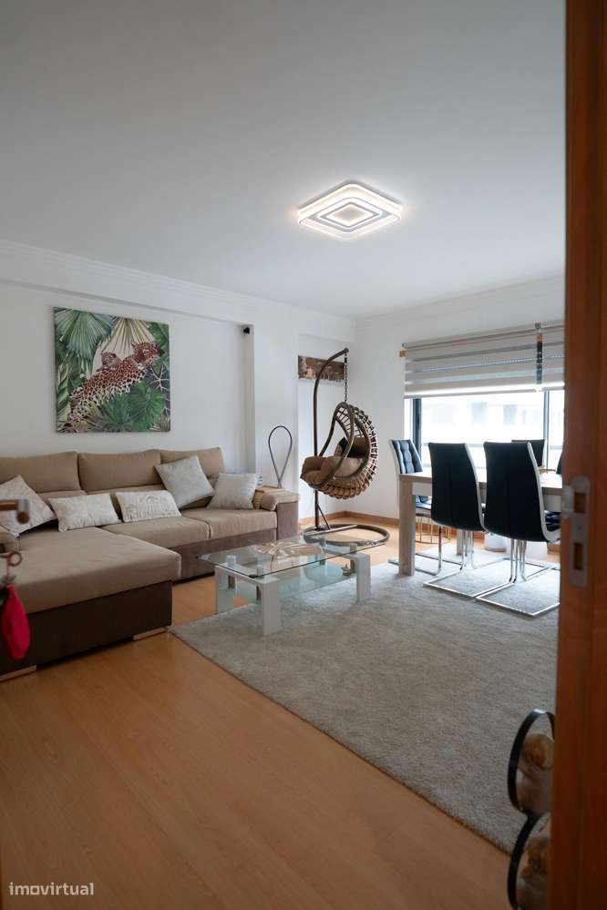 Apartamento à venda na Rua Sebastião e Silva, Santo António dos C.-0