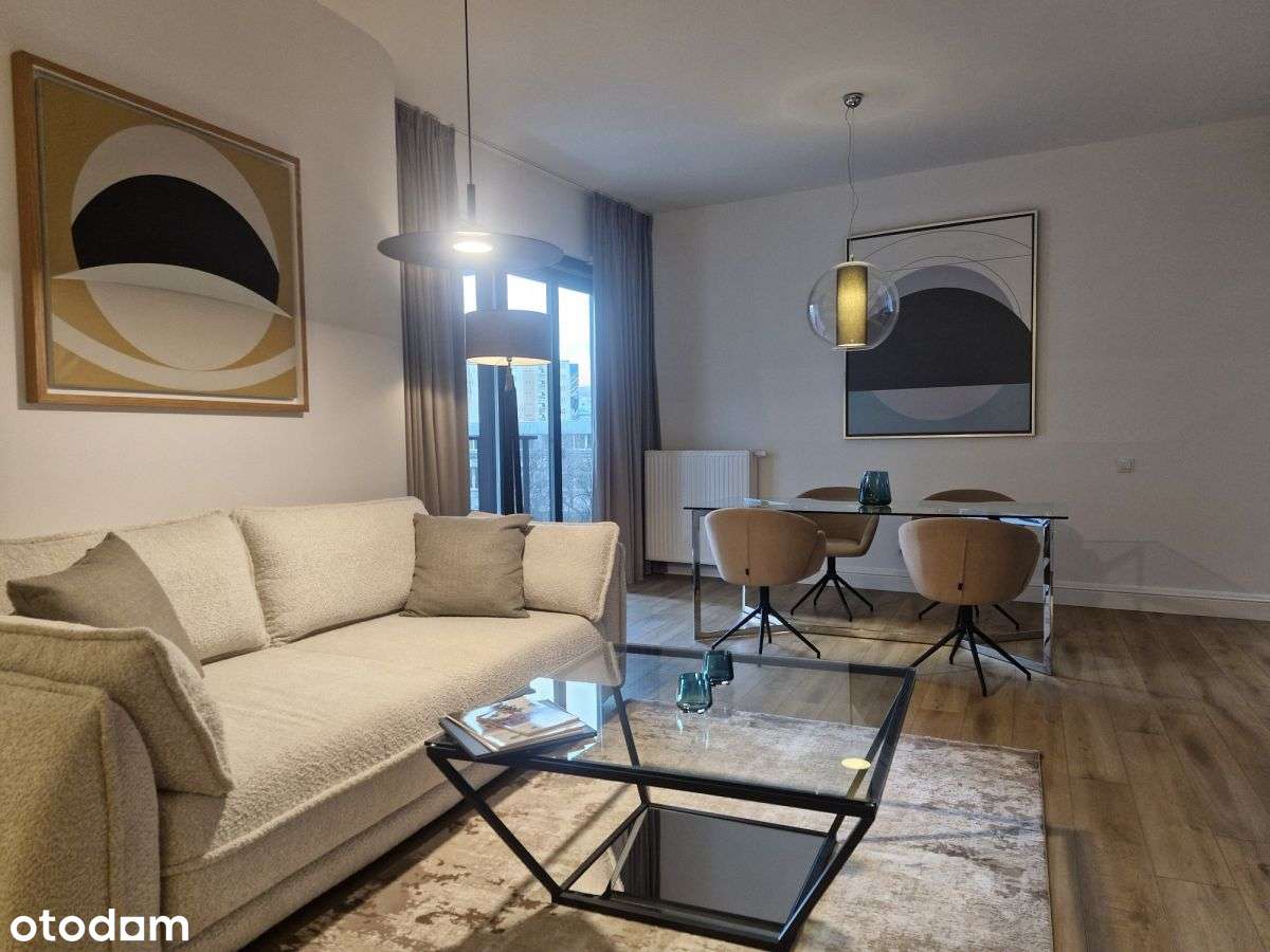 Przestronny Apartament w sercu Gdyni na 2 piętrze-1