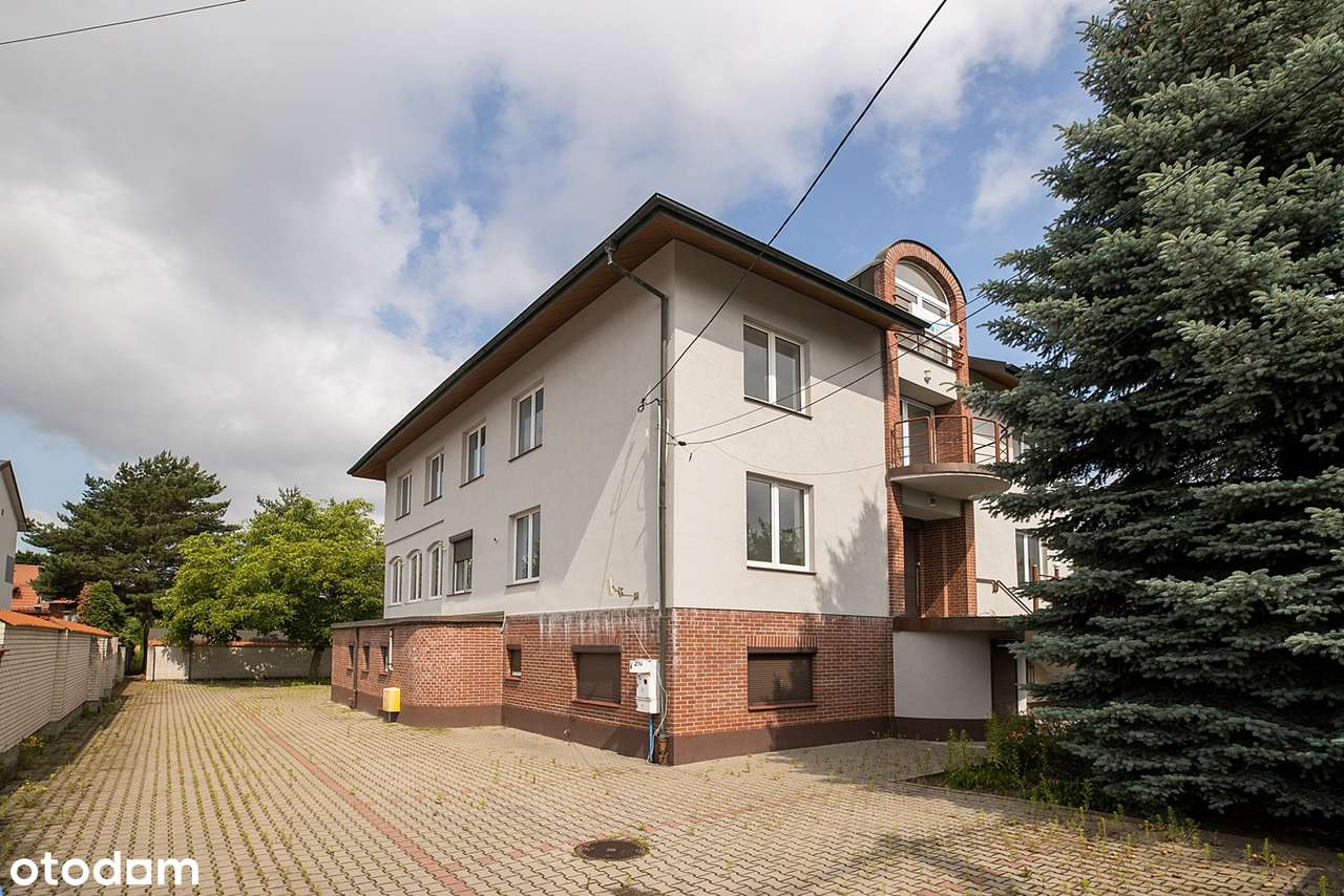 Budynek użytkowy z dużą działką. Miejsca parkingowe na terenie. - Pełny obrazek: 3/16