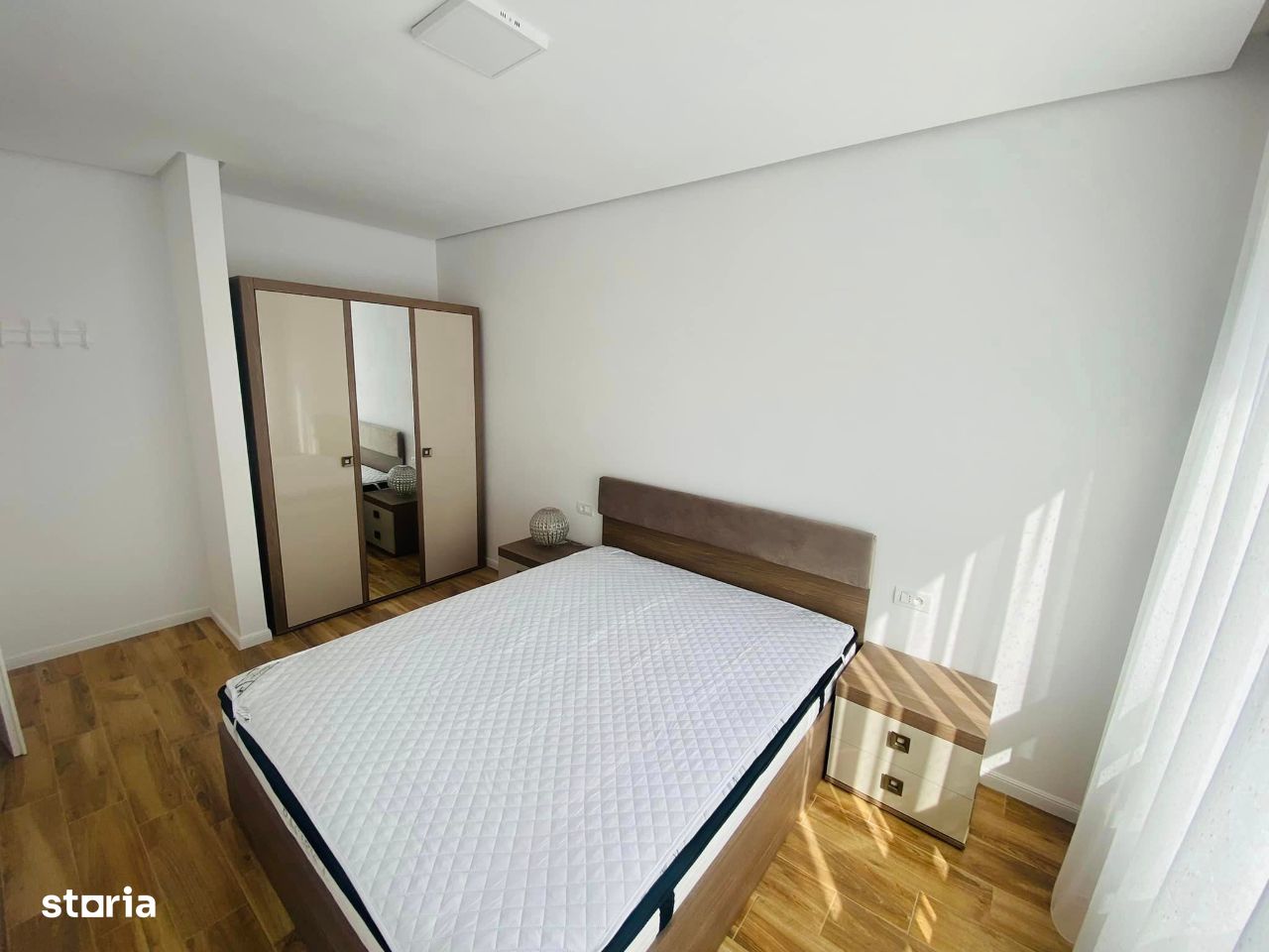 Chirie apart 2 cam Universitate Oradea West Residence 400€/luna