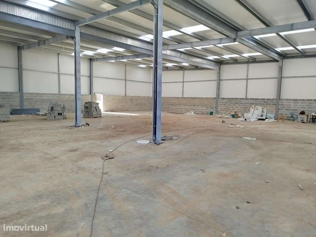 Armazém para arrendar em Mem Martins - Sintra - Grande imagem: 1/16