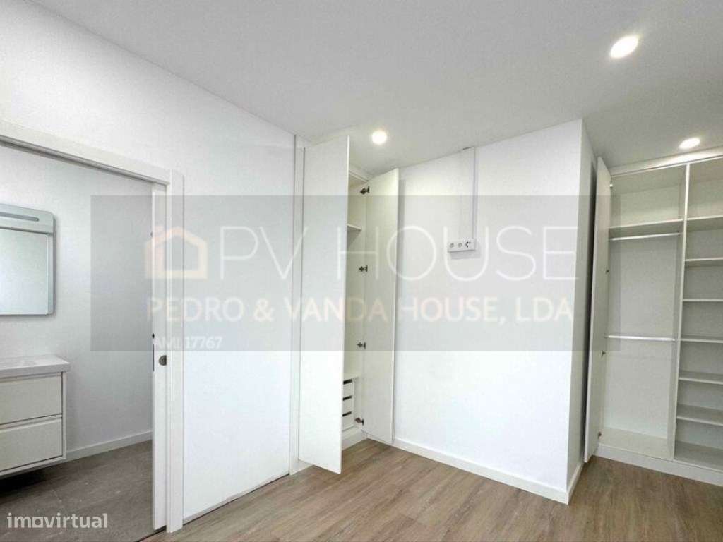 T4 Totalmente Remodelado com Suite e Cozinha Equipada | Rio de Mouro-23