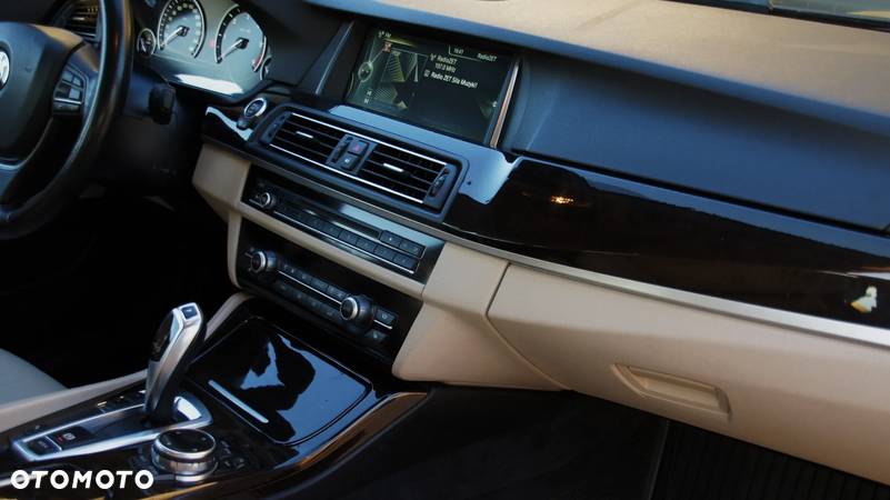 BMW Seria 5 520d Touring Luxury Line - 8