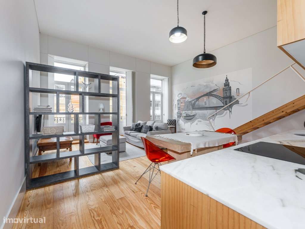 Apartamento mezanino T1 na Rua de Sá da Bandeira - Grande imagem: 2/34