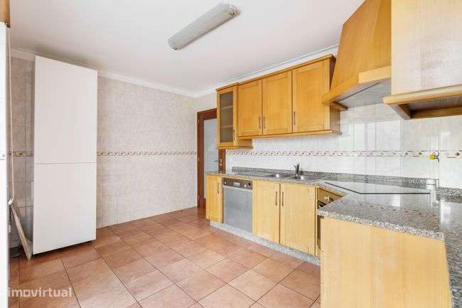 Apartamento T3 no Coração de Vila Verde-6